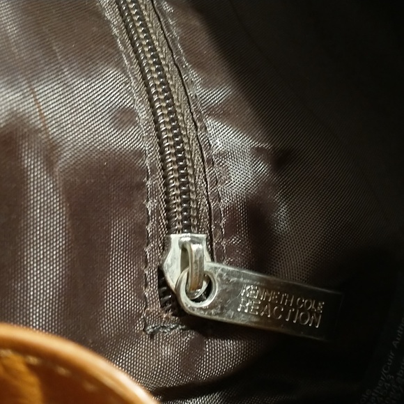 Kenneth Cole Reaction "Risky Business" Colombian Leather Business Messenger Bag - Picture 15 of 16